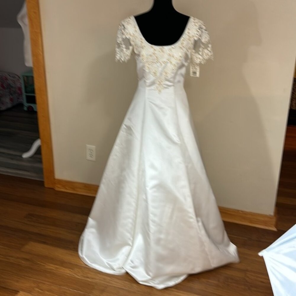 Vintage Michelangelo Ivory Satin A-line Wedding Dress NWT 90s Size 10